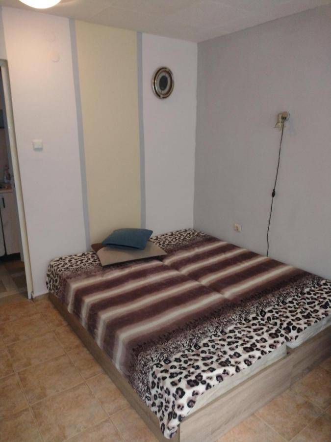 Apartment Petr Beron Varna Bagian luar foto